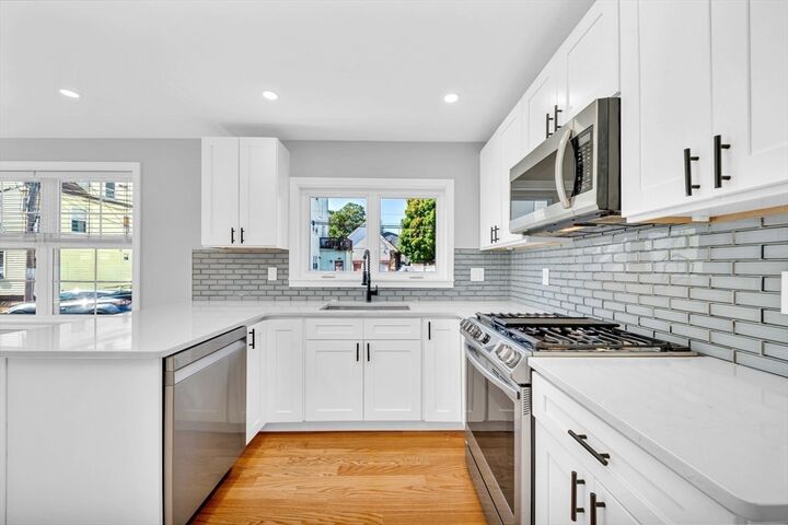 Property Photo:  6B Pinkham Pl 2  MA 01902 