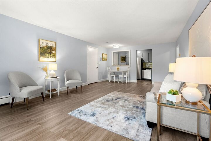 Property Photo: 5 Hallmark Gardens 7 MA 01803