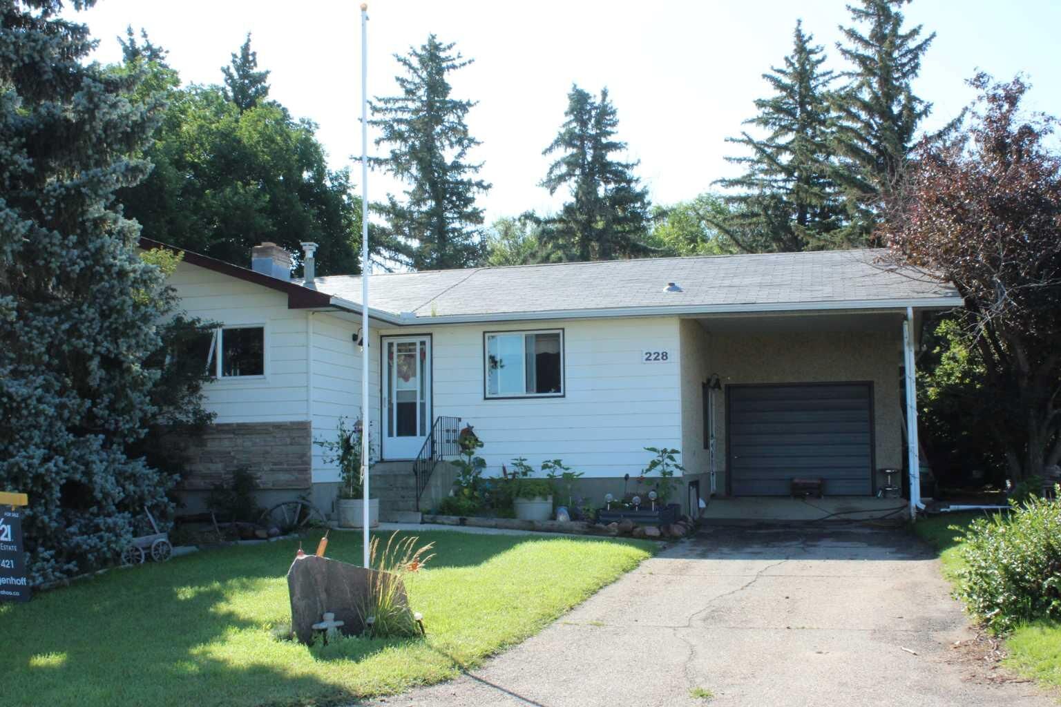Property Photo: 228 2 Street N AB T0L 1L0