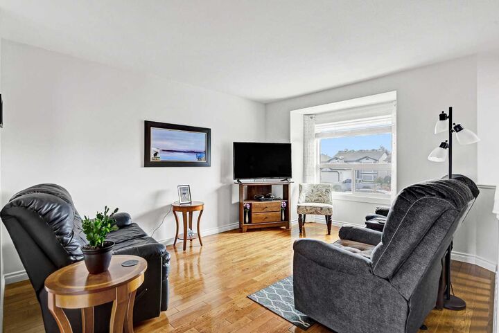Property Photo:  10538 Royal Oaks Drive  AB T8V 8G2 