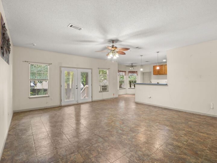Property Photo:  311 1/2 Ellis St  LA 71446 