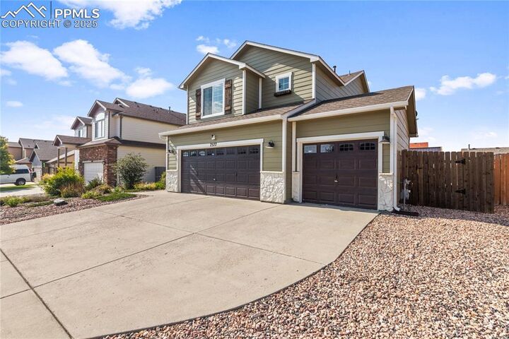 Property Photo: 7577 Chasewood Loop CO 80908