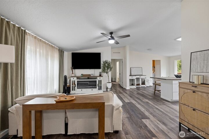 Property Photo: 13906 166th Avenue SE WA 98576