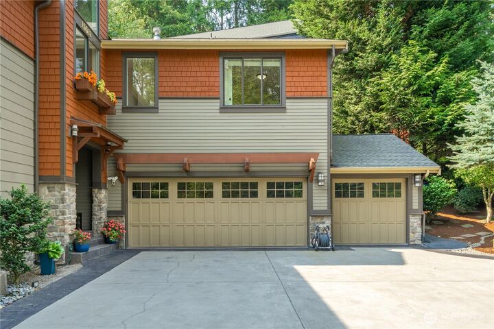 Property Photo:  15511 SE 16th Street  WA 98007 