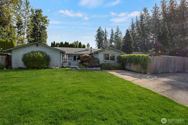 Property Photo: 11607 212th Avenue E WA 98391