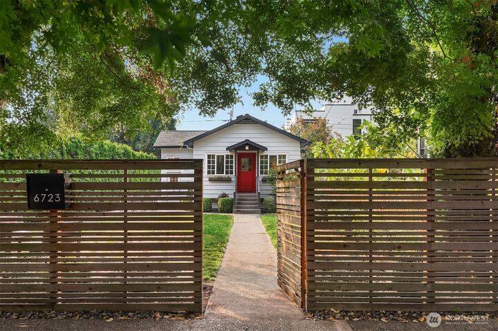 6723  Flora Avenue S  Seattle WA 98108 photo