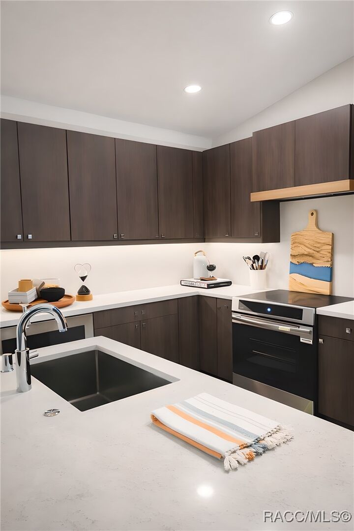 Property Photo: 3011 E Griffin Street FL 34453