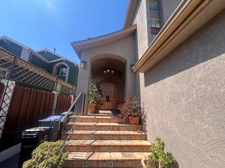Property Photo:  1043 Locust Street  CA 95110 