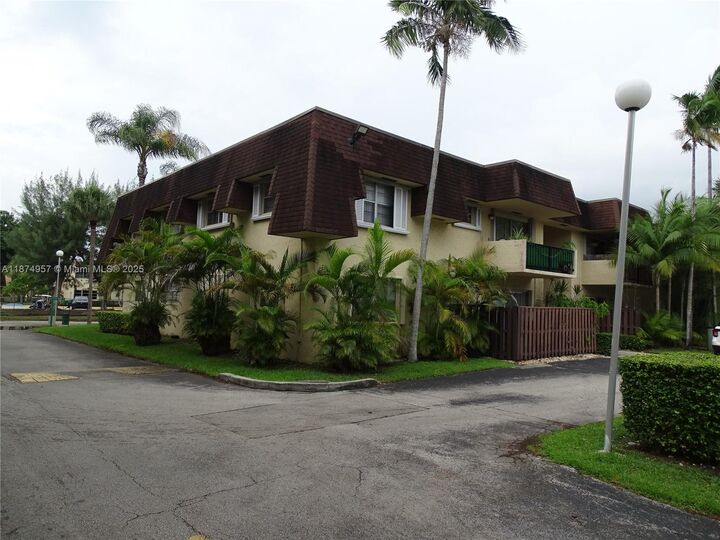 Property Photo:  13730 SW 90th Ave 16-8  FL 33176 
