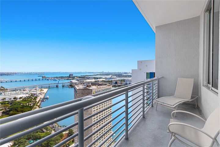 Property Photo:  325 S Biscayne Blvd Uph18  FL 33131 