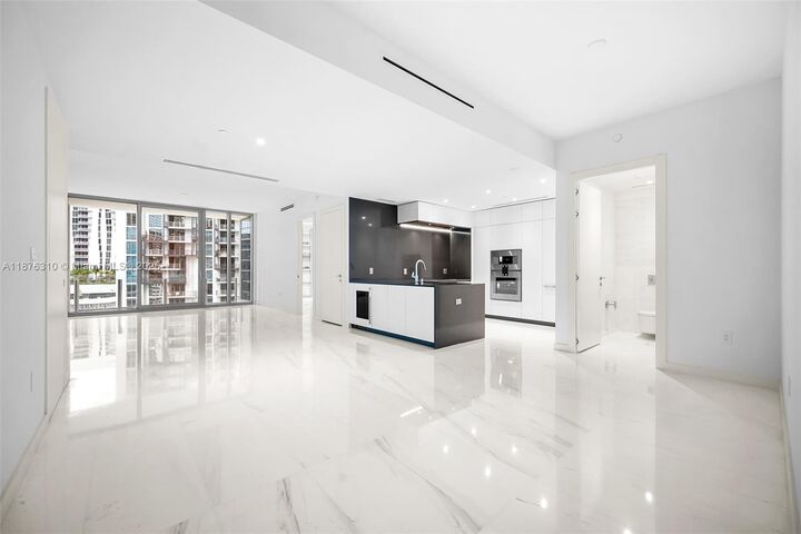 Property Photo: 300 Biscayne Blvd Way 2809 FL 33131
