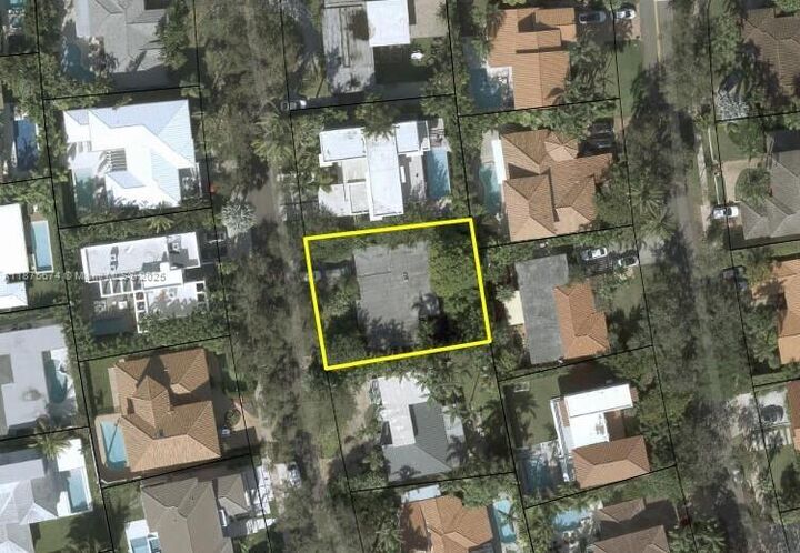 Property Photo:  737 Woodcrest Rd  FL 33149 