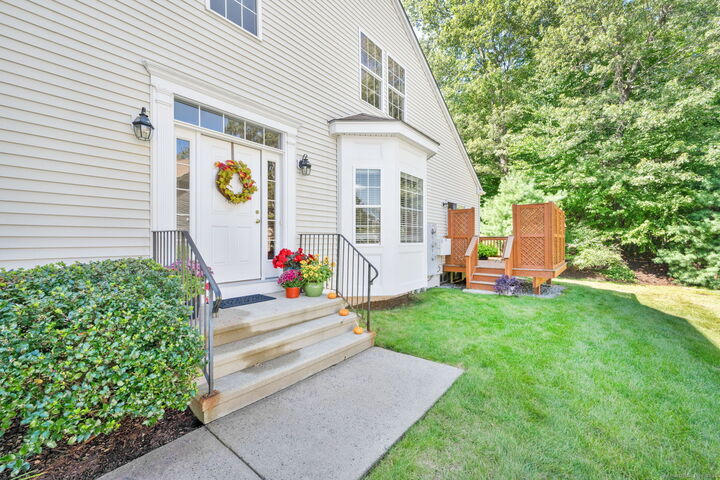Property Photo:  16 Bridle Path 16  CT 06019 