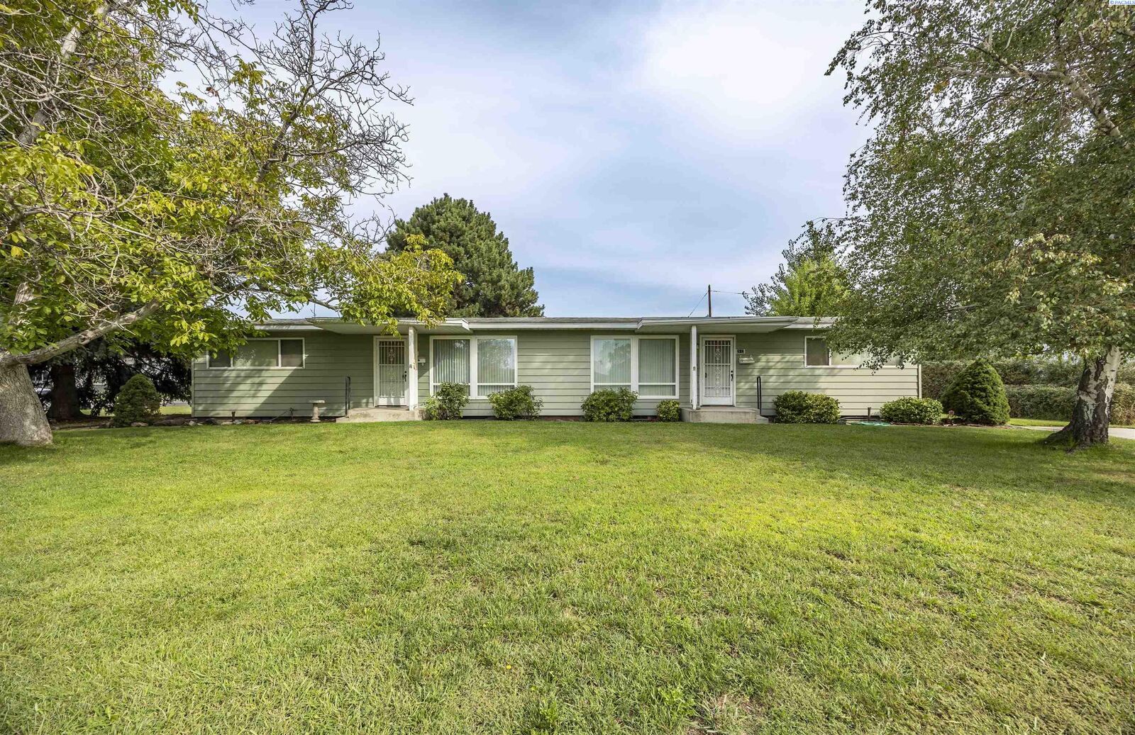 Property Photo:  2112-2114 Trippe St  WA 99354 