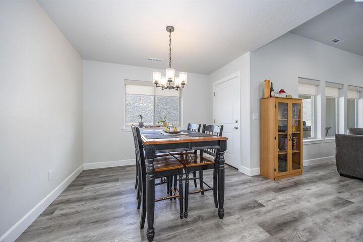 Property Photo: 6020 W 32nd Ct WA 99338