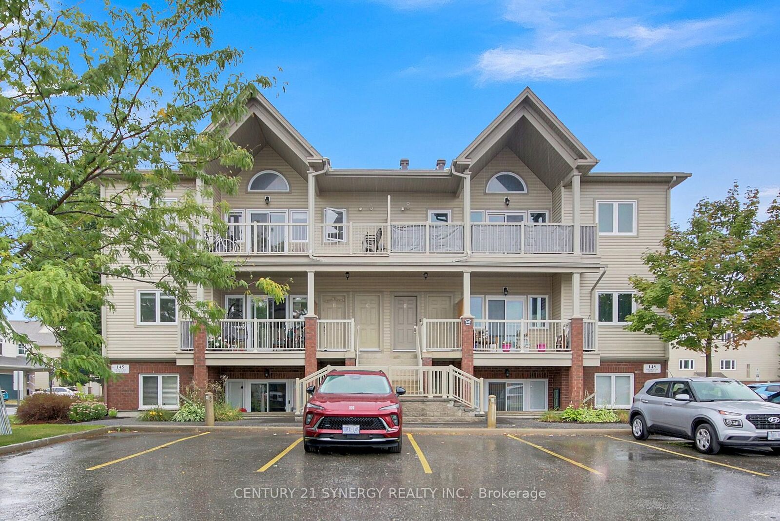 Property Photo: 145 Oldfield Street C ON K2G 7C7