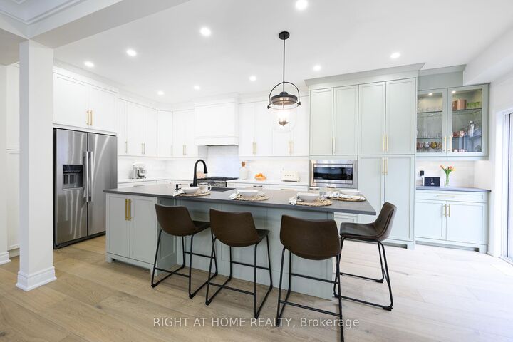 Property Photo:  270 Main Street W 9  ON L3M 0B3 