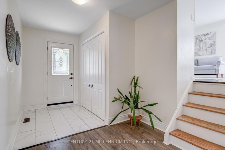 Property Photo:  43 Brenda Boulevard  ON L9W 3L3 