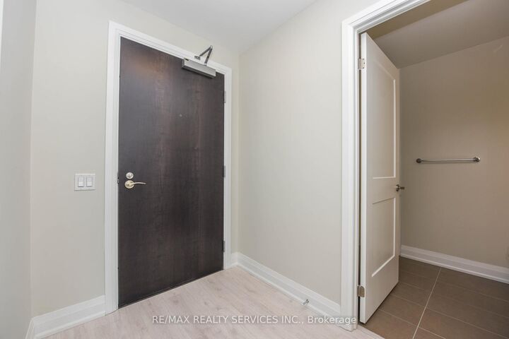 Photo de la propriété:  15 Lynch Street 2103  ON L6W 2Z8 