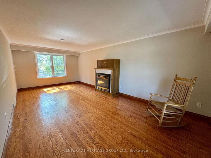 Property Photo:  584 Arnhem Drive  ON L1G 2J6 