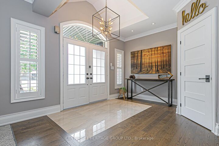 Property Photo: 35 Watts Meadow N/A ON L4G 7L7