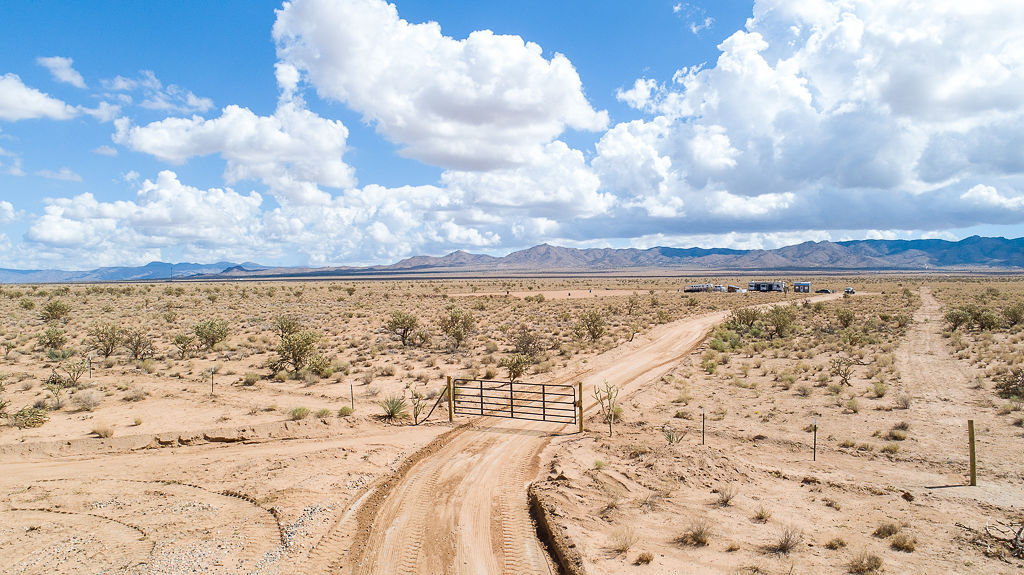 Property Photo:  0000 N Alamosa Road  AZ 86401 