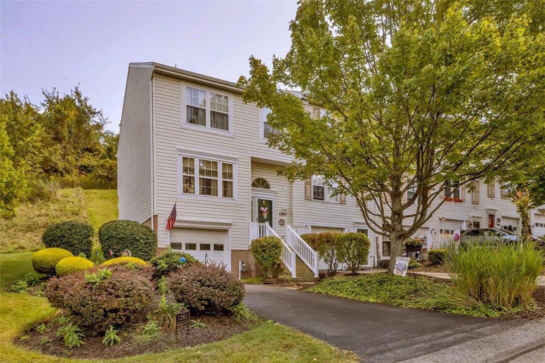 Property Photo:  1261 Meadowbrook Drive  PA 15317 