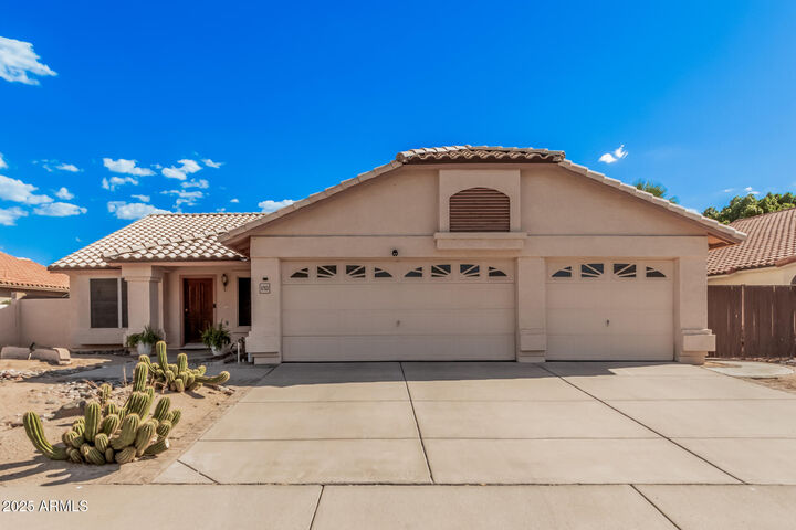 Property Photo: 5753 W Onyx Avenue AZ 85302