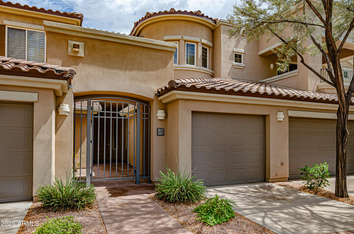 Property Photo: 11000 N 77th Place 2017 AZ 85260