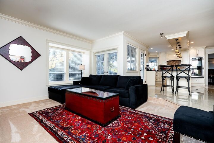 Photo de la propriété:  15160 81 Avenue  BC V3S 7B9