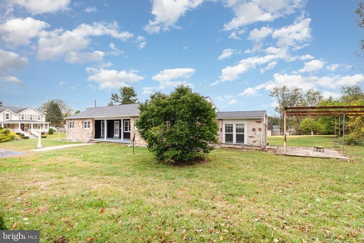 Property Photo:  1138 Franklin Street  PA 17013