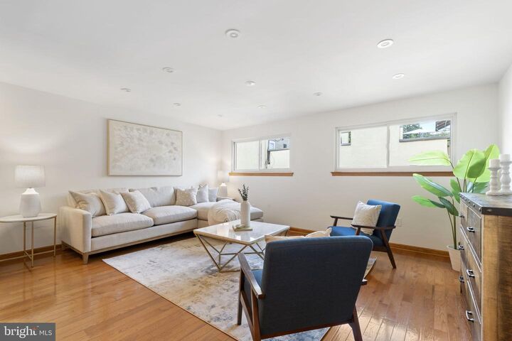 Property Photo: 1035 Lombard Street 1 PA 19147