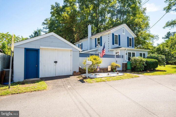 Property Photo:  7 S Railroad Avenue  NJ 08559 