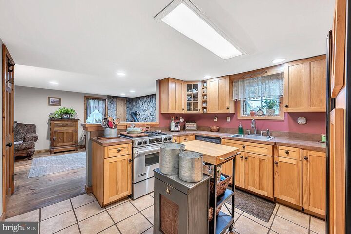 Property Photo: 33 Fort Avenue NJ 08533