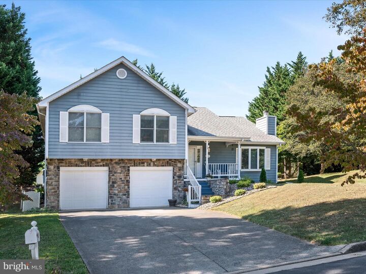 Property Photo: 609 Crystal Court VA 22601