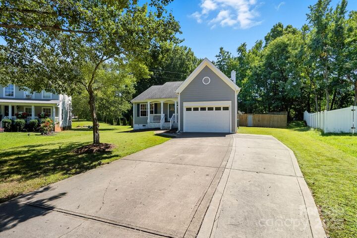 Property Photo:  13515 Silver King Court  NC 28078 