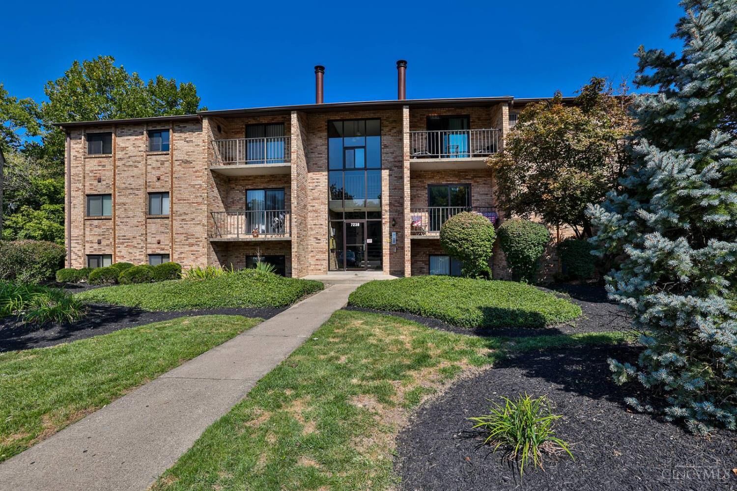 Property Photo:  7238 Creekview Drive  OH 45247 
