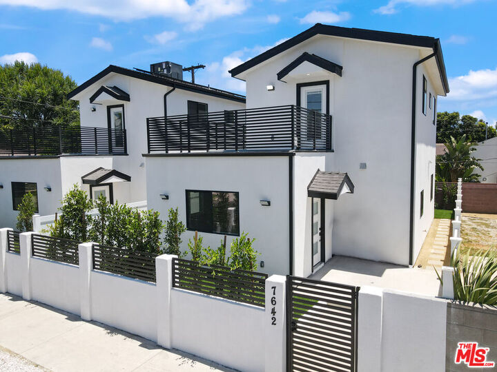 Property Photo:  7642 Orion St  CA 91406 