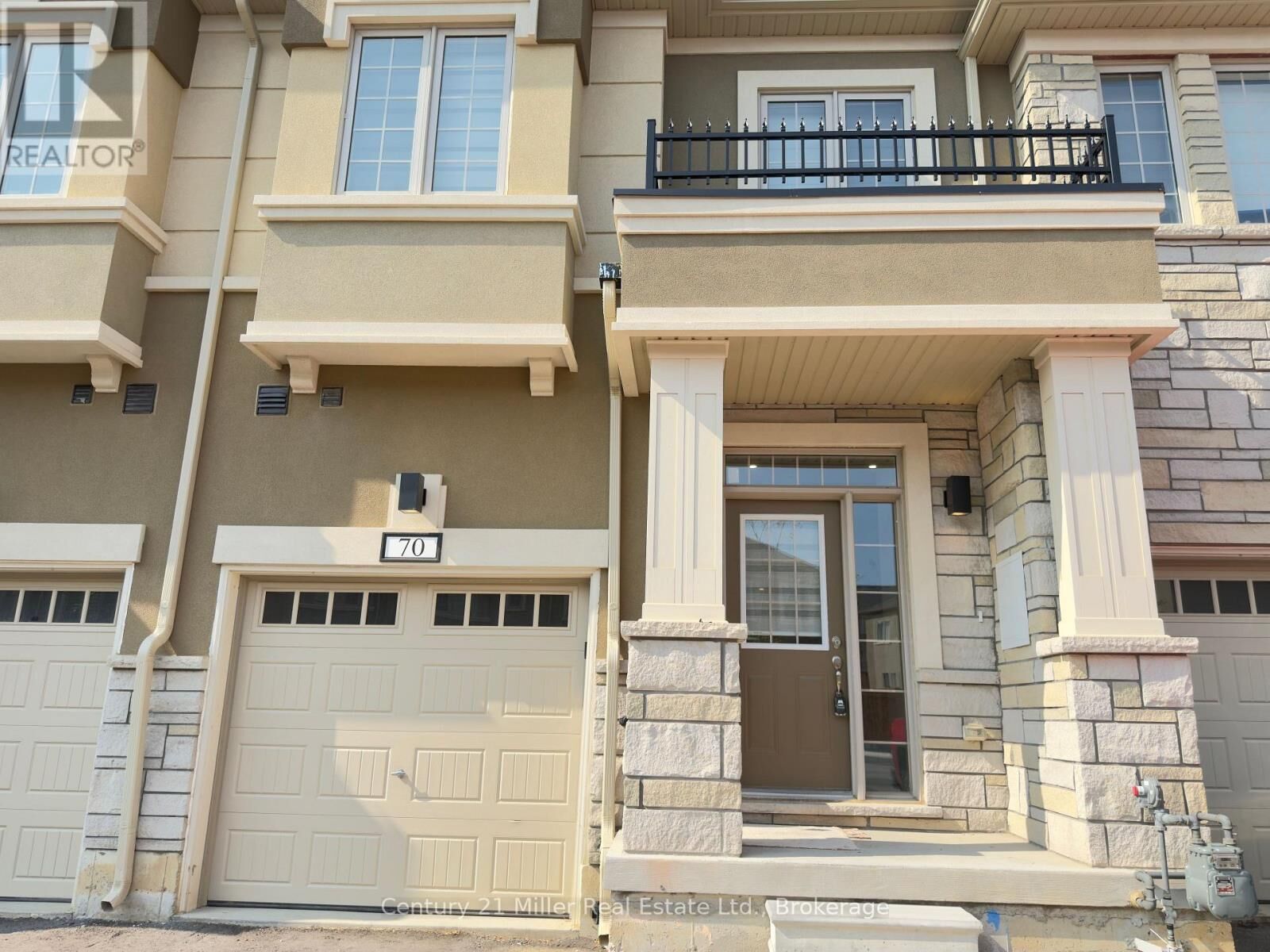 Property Photo:  305 Garner Road West 70  ON L9G 3K9 