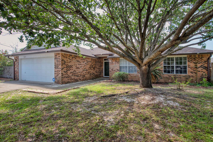 Property Photo:  7241 Antoinette Circle  FL 32566 