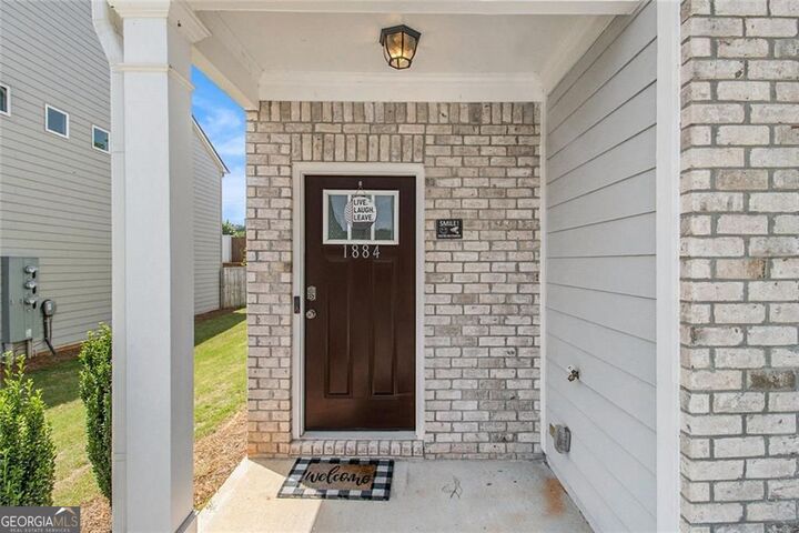 Property Photo:  1884 Plainsboro Drive  GA 30058 