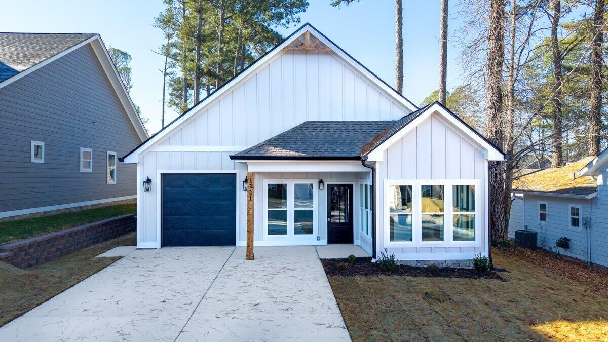 Property Photo:  1221 Parkstone Drive NW  TN 37312 