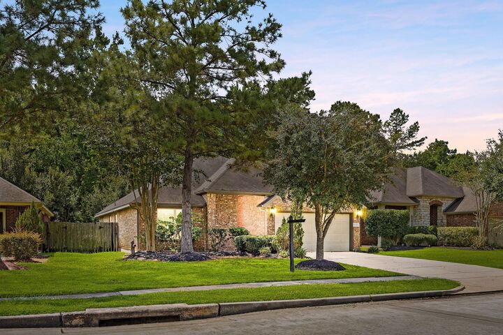 Property Photo: 12806 Bridle Springs Lane TX 77044