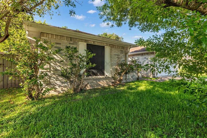 Property Photo: 3023 Becket Street TX 77584