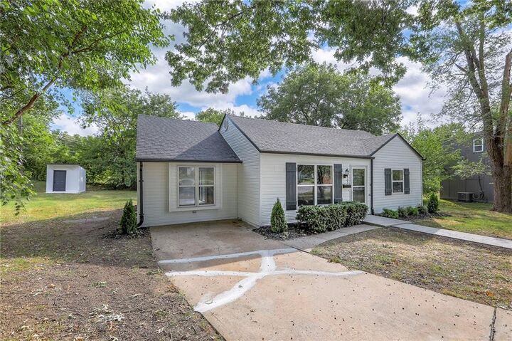Property Photo:  2705 S 51st Court  KS 66106 