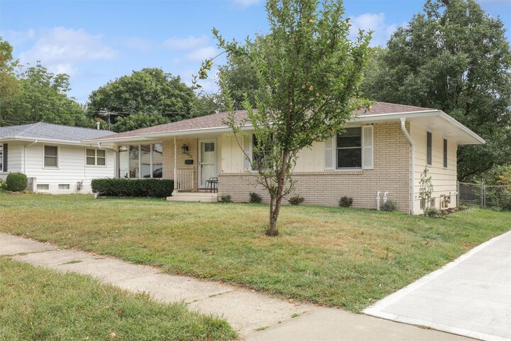 Property Photo:  4114 Leonard Place  IA 50310 