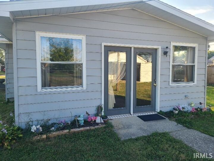 Property Photo: 1502 Harrison Street IN 47591