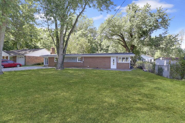 5833 Lenbeck Road  Newburgh IN 47630 photo