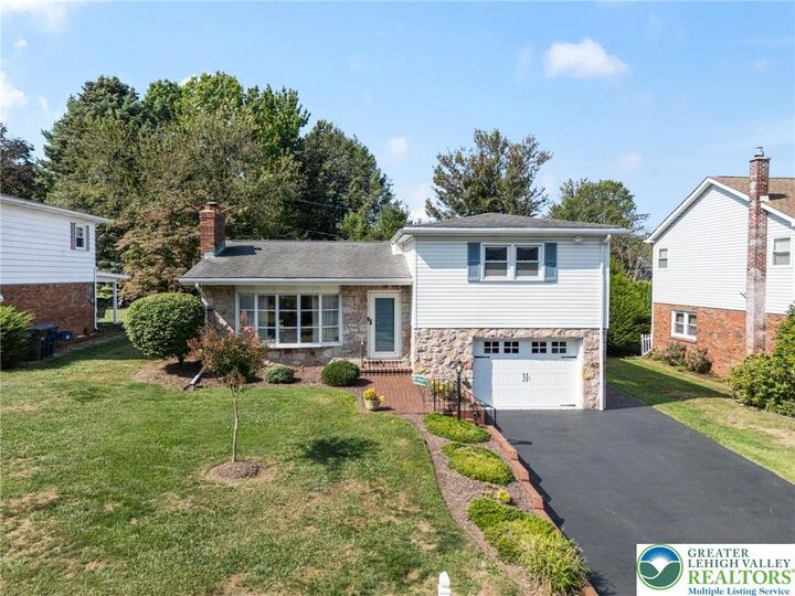 1230 N Arch Street  South Whitehall Twp PA 18104 photo