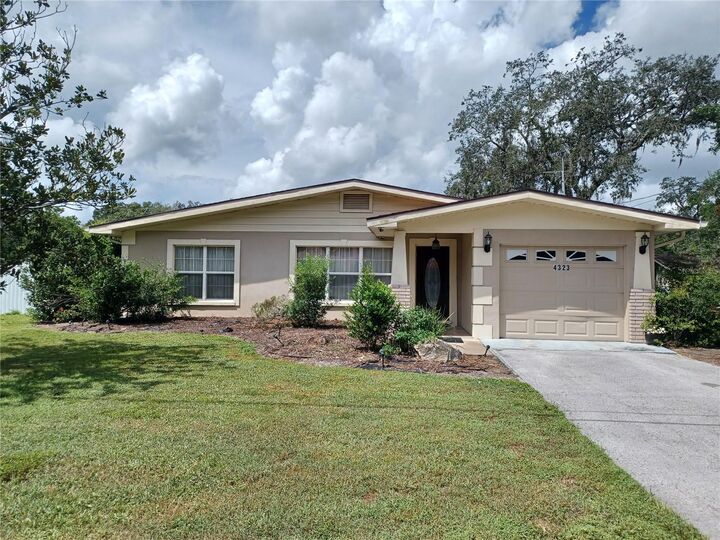 4323 5th Street  Zephyrhills FL 33542 photo